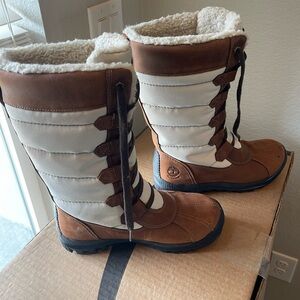 Women’s 7.5 Timberland Boots